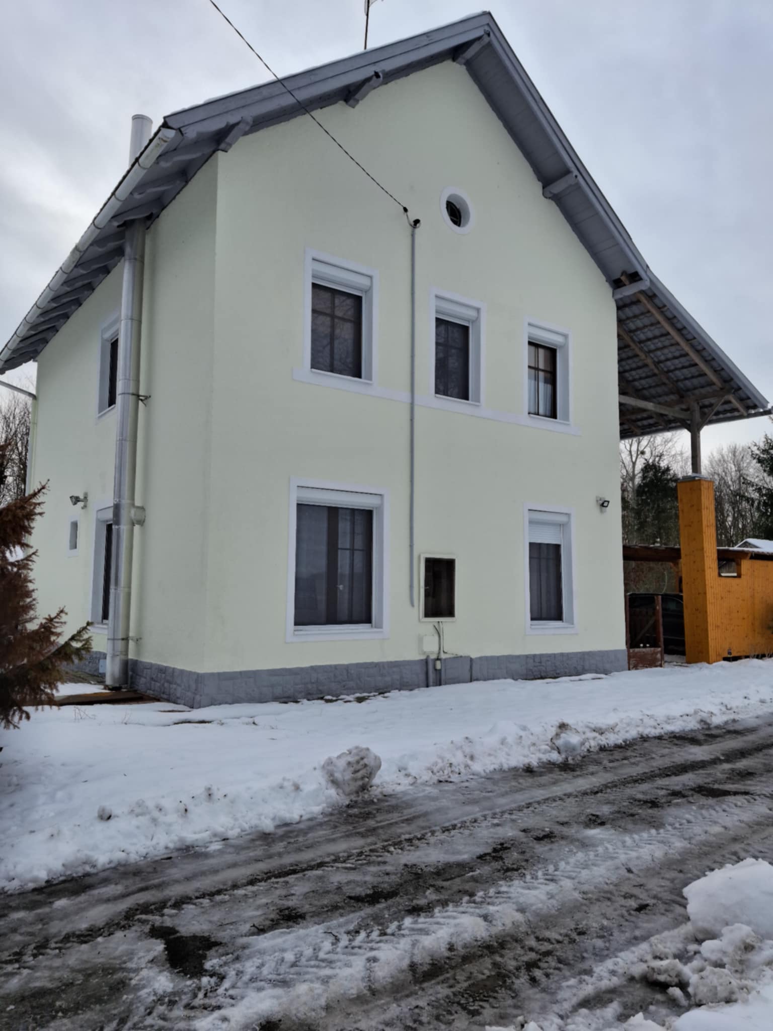 Szulok, het vroegere treinstation gebouw omgebouwd tot gezellige woning #1575