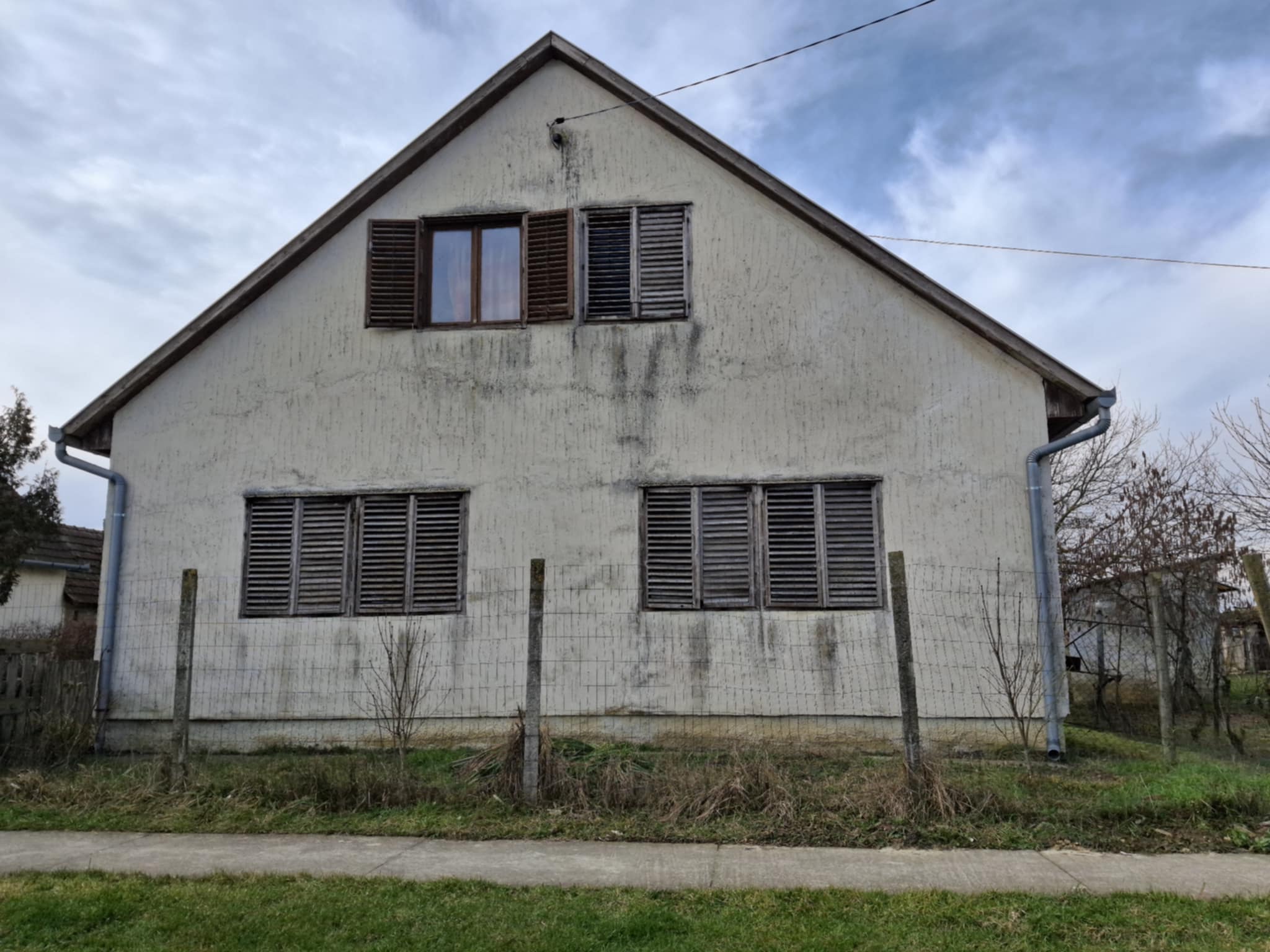 Basal goede locatie, stenen huis #1577 - Image 2